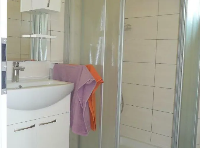 & Milka Πανσιόν Ουμάγκ